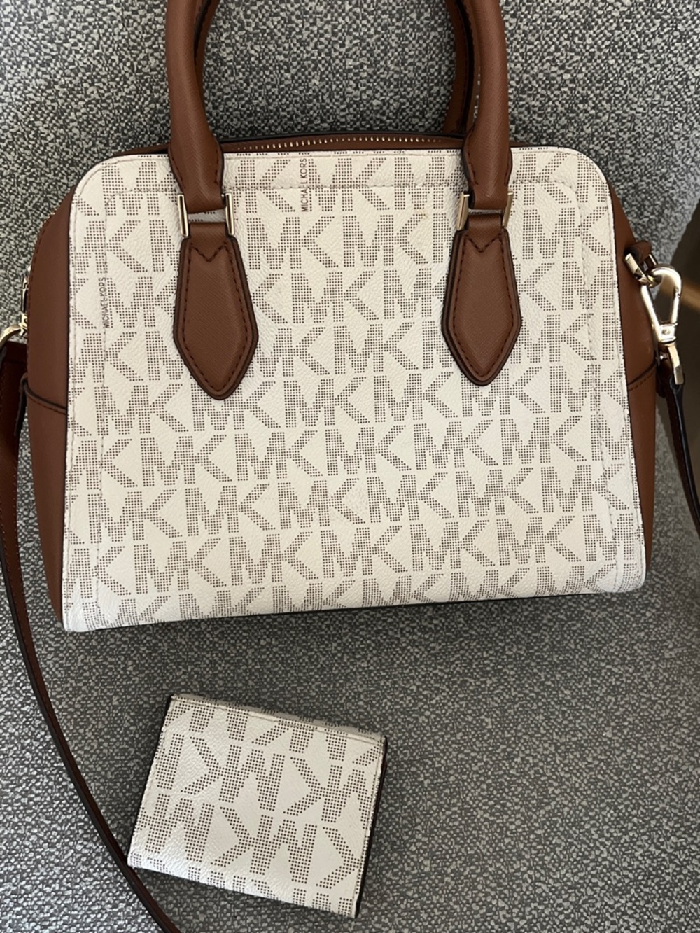 Michael Kors Cream Signature MK Satchel with Brown Trim and Wallet - Picture 10 of 16